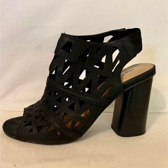 CALL IT SPRING Sandal Heel 7.5 black like new - Picture 3 of 3